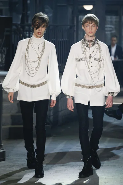 Look 63